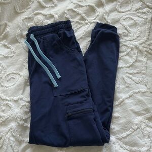 NEVER WORN MakeItScope navy scrub jogger’s
Never worn 
Size XS